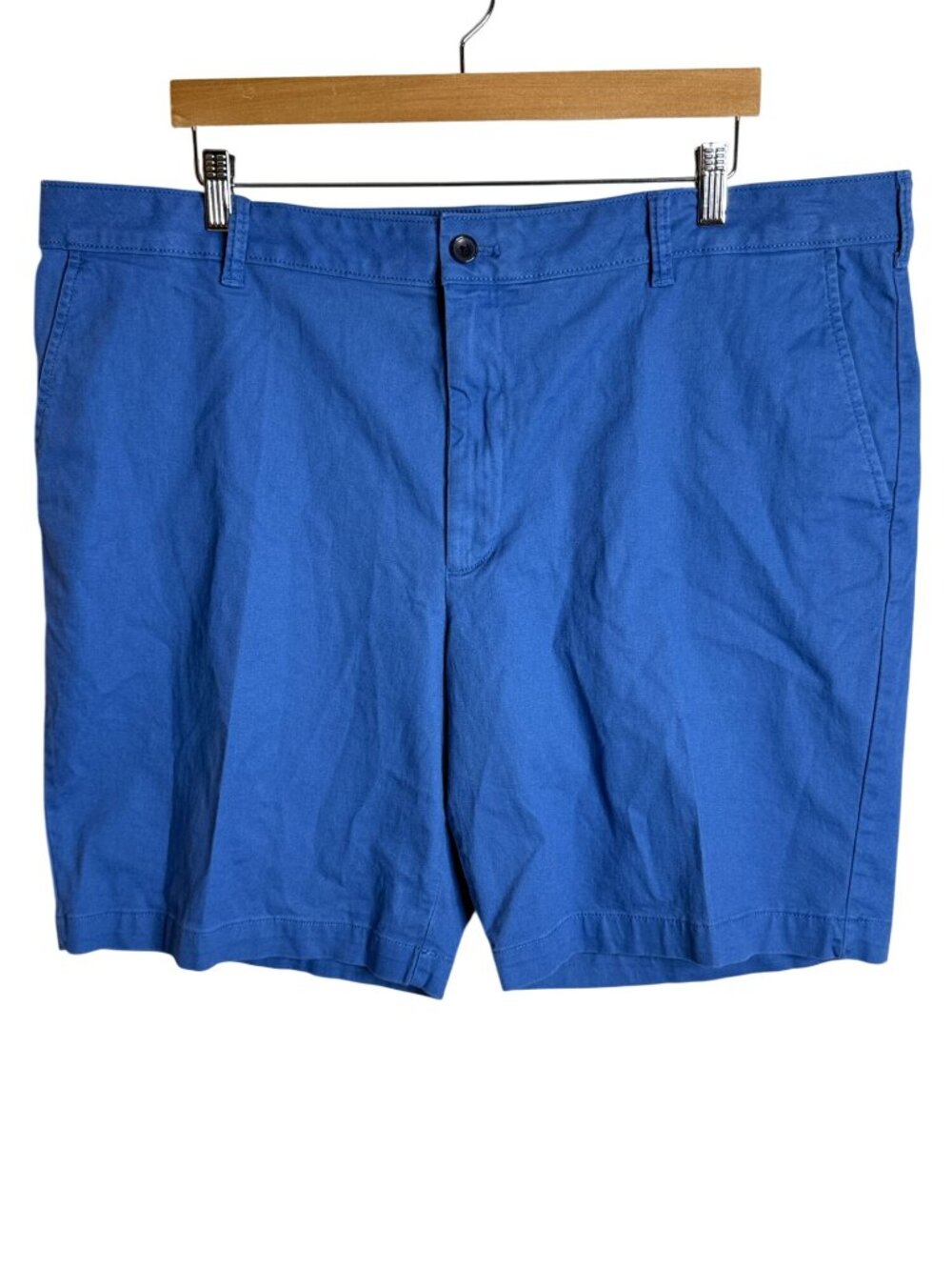 IZOD Saltwater Mens 42 Stretch Chino Shorts Blue 9.5 Inseam Classic Fit Preppy